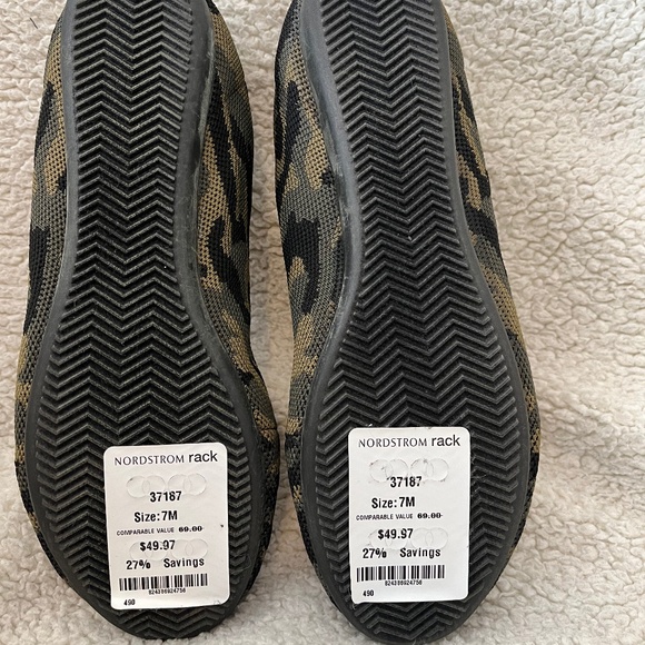 NWT Steven by Steve Madden Camo Knit Flats (sz 7) - Picture 3 of 3